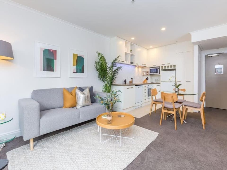 Cozy City Apt with Pool, Gym & View by Zodiak Stays Apartment in Auckland