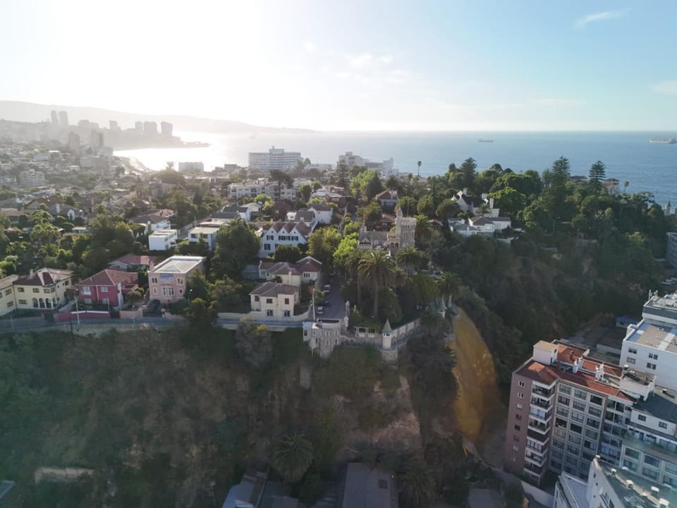 B&B Patrimonial Little Castle Bed and Breakfast in Valparaiso