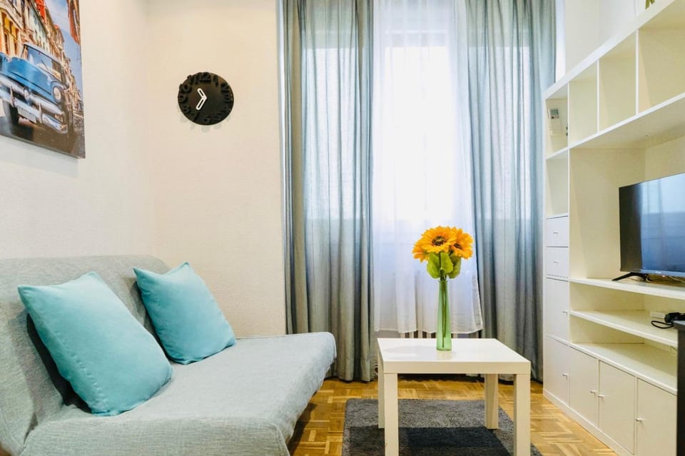 Gran Via MidStay Apartment in Centro