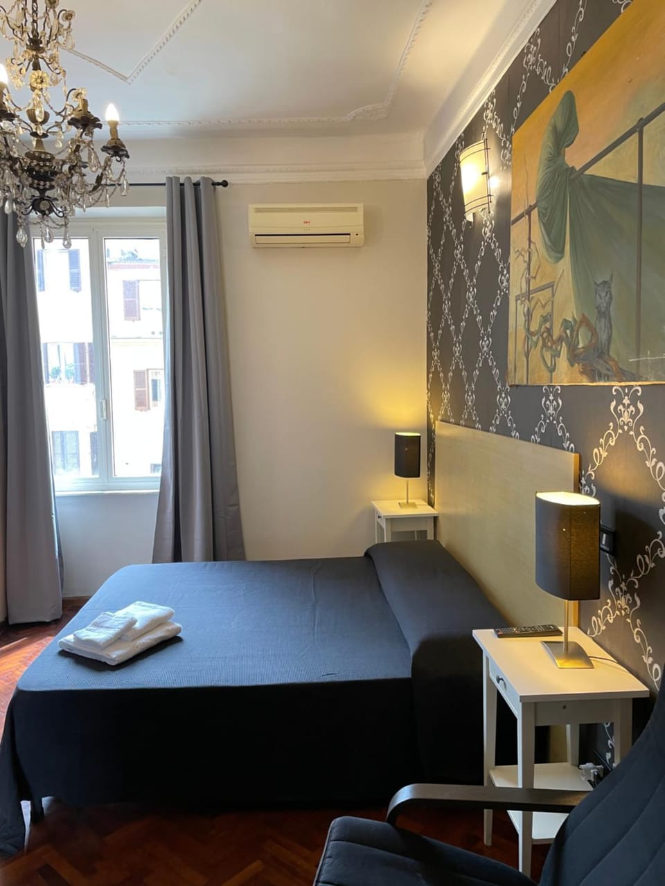 Bed, Photo of the whole room