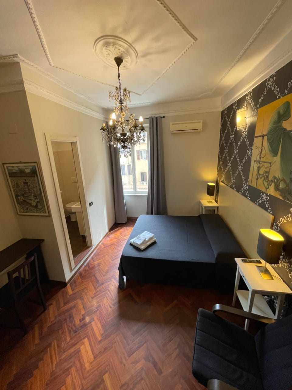 Photo of the whole room