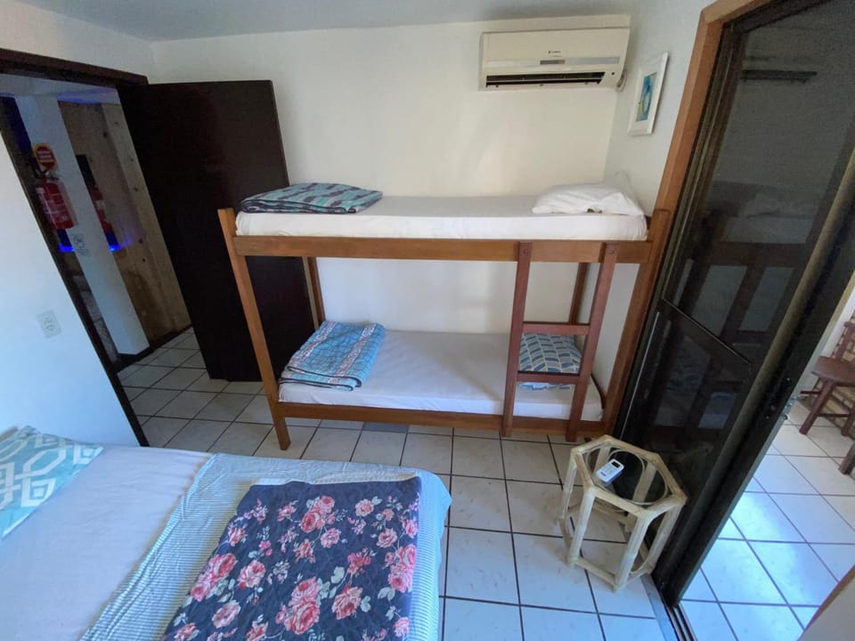 Quatro Ilhas Beach Hostel Hostel in Bombinhas