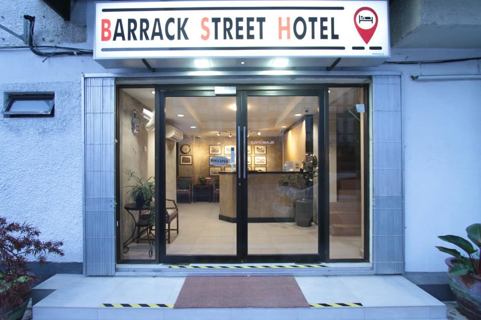 Facade/entrance, Property logo or sign, Street view