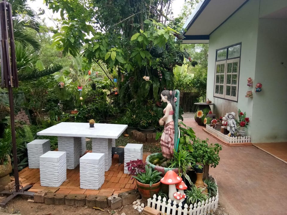 Garden Homestay Vacation rental in Surat Thani Changwat