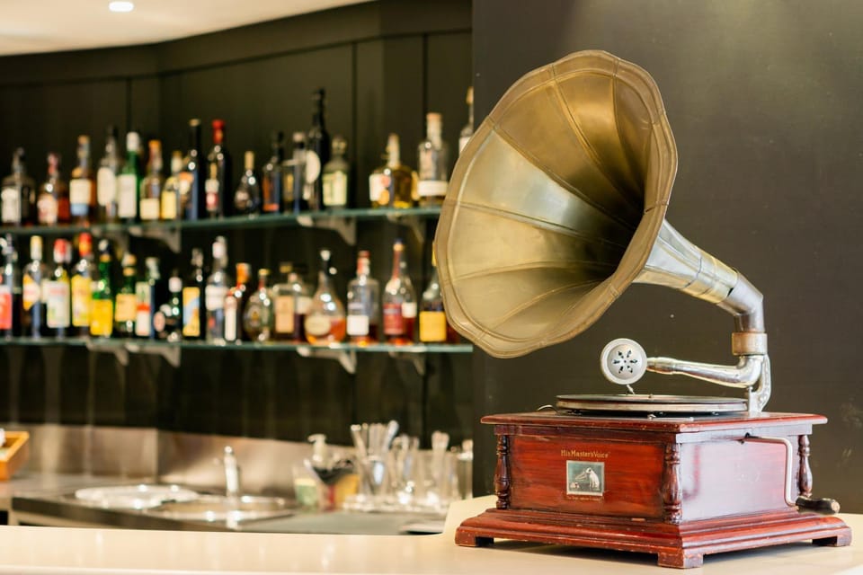 Lounge or bar, Alcoholic drinks, Non alcoholic drinks