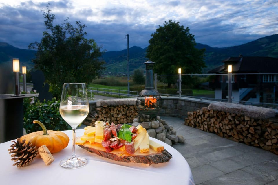 Property building, Food and drinks, Breakfast