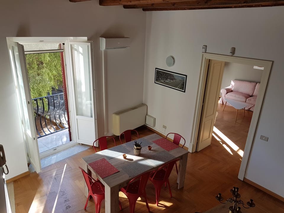 Balcony/Terrace, Living room, Seating area, Dining area