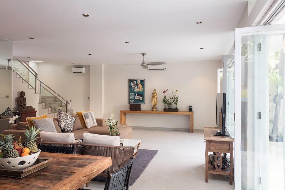 Living room, Garden view, Pool view