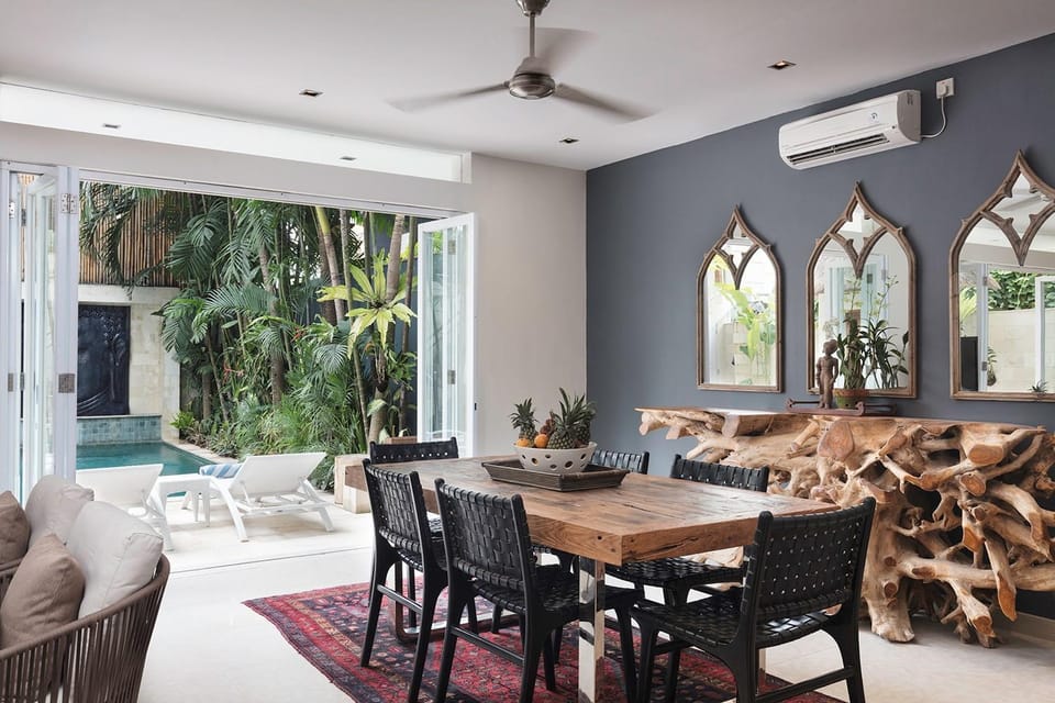 Balcony/Terrace, Dining area, Garden view, Pool view, Swimming pool, Swimming pool