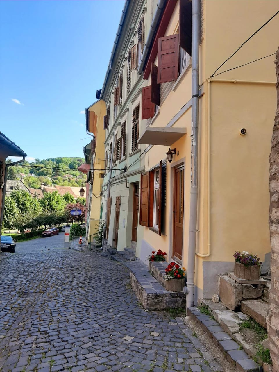 Property building, Facade/entrance, Neighbourhood, City view