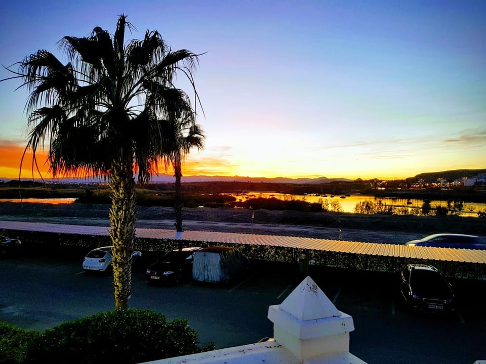 View (from property/room), Balcony/Terrace, Landmark view, Mountain view