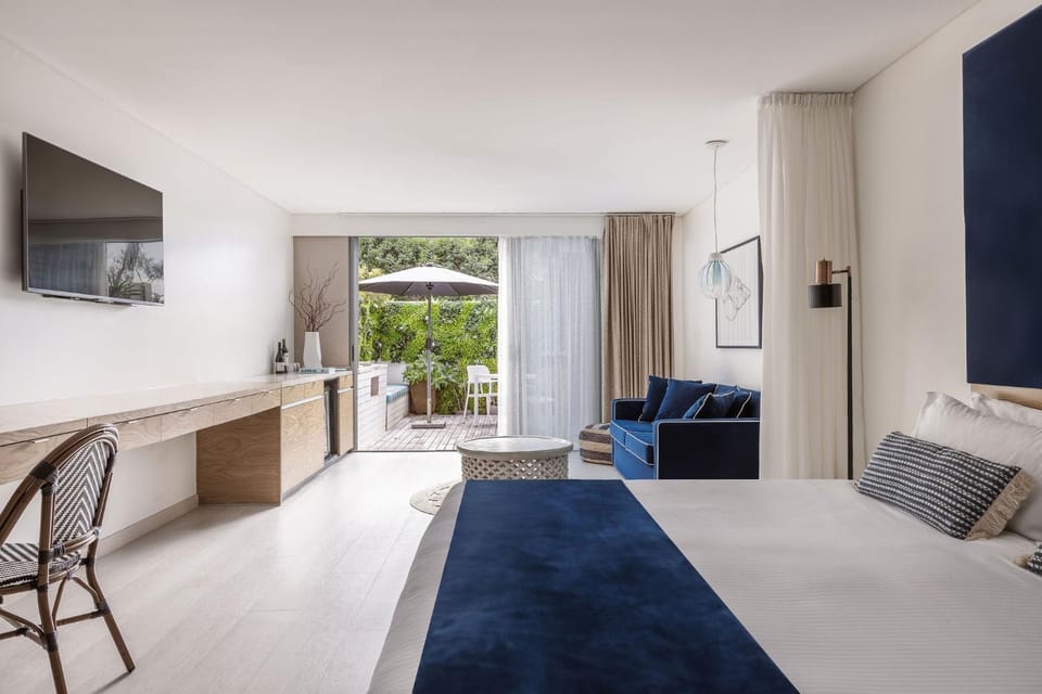 Living room, Bedroom