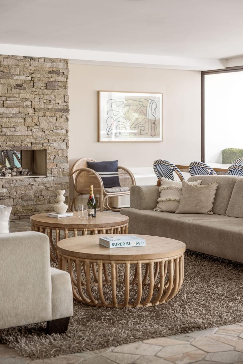Communal lounge/ TV room, Lobby or reception, Area and facilities, concierge, fireplace