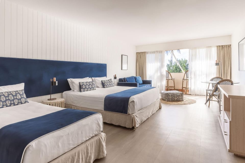 Coffee/tea facilities, Balcony/Terrace, Living room, Bedroom, minibar