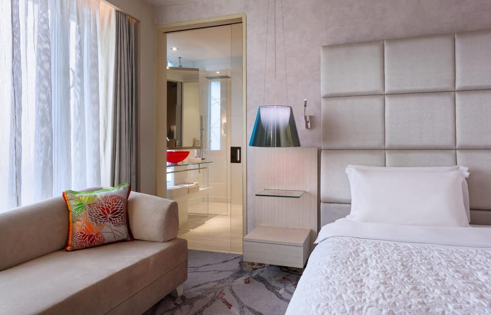 Bed, Seating area, Bedroom