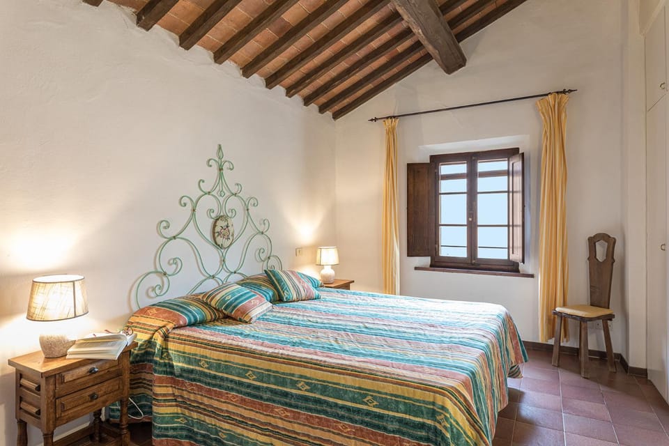 Bed, Photo of the whole room, Bedroom, dishwasher, washing machine