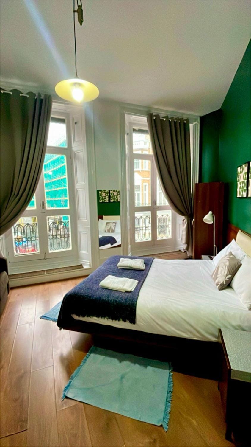 Cromwell Apartments Apartment in City of Westminster