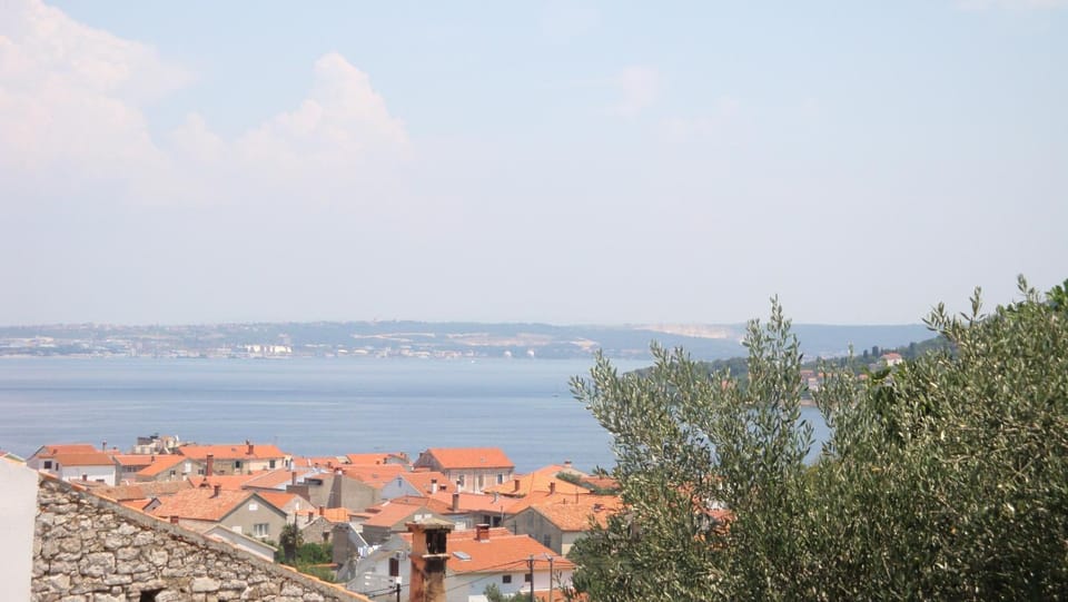 City view, Garden view, Sea view