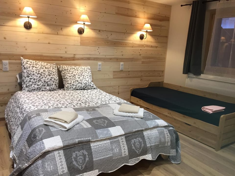 Bed, Bedroom