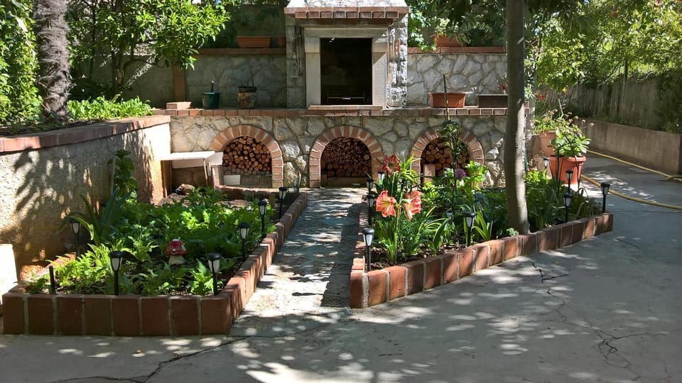 Inner courtyard view