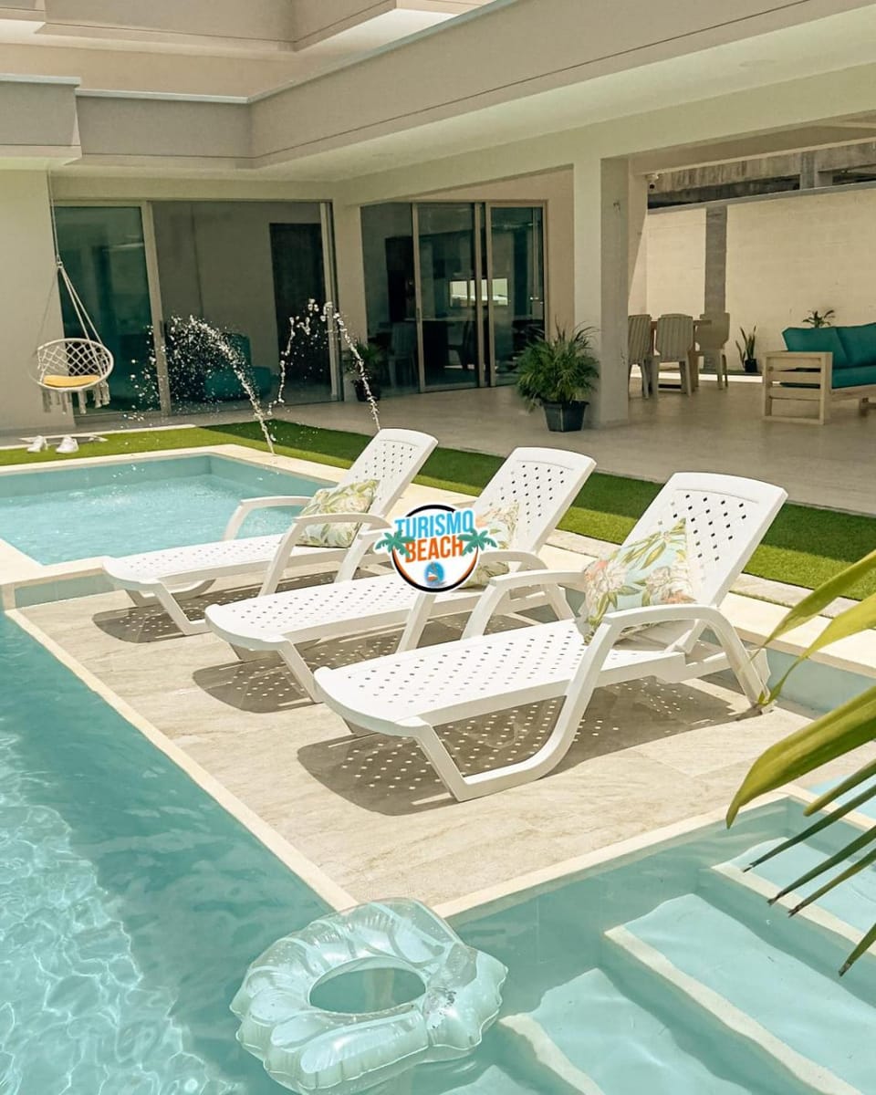 Pool view, Swimming pool