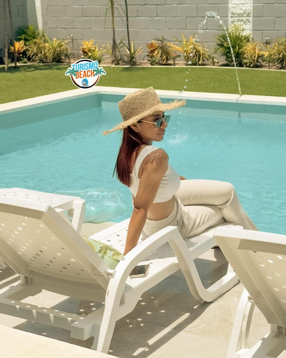 People, Natural landscape, Guests, Pool view, Swimming pool, group of guests