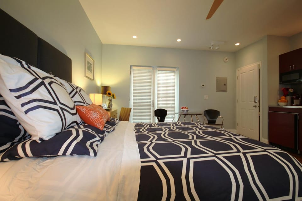 Magnolia Studios Bed and Breakfast in Chicago