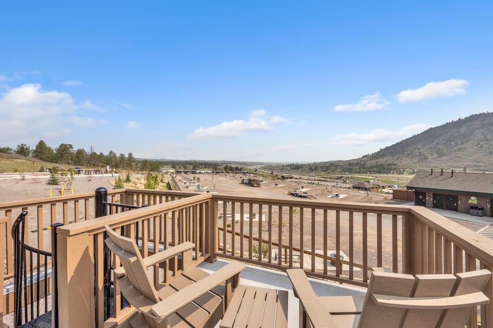 Jellystone Park™ at Larkspur Campground/ 
RV Resort in Colorado