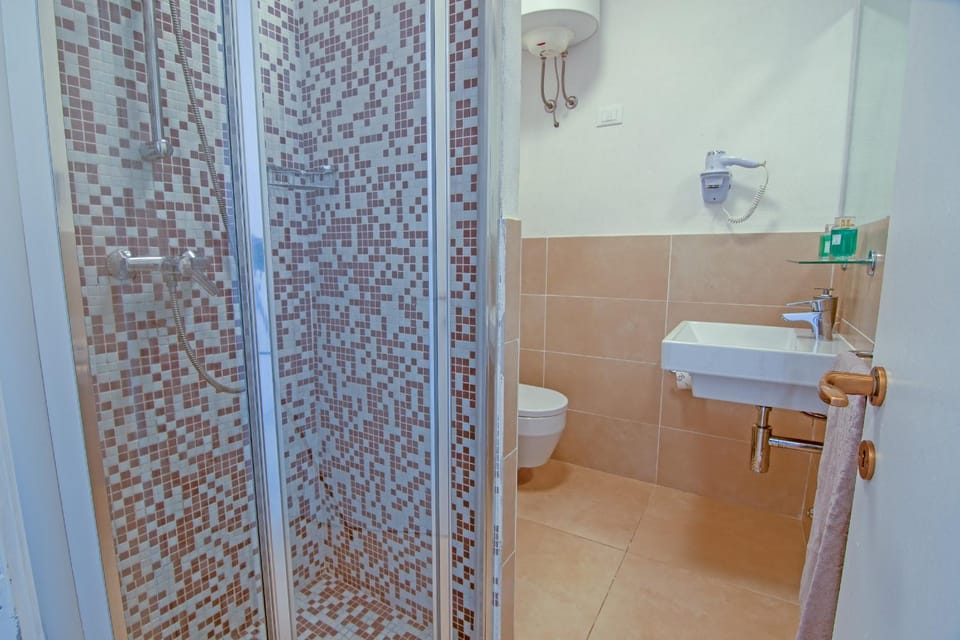 Elbamar Lacona Campground/ 
RV Resort in Tuscany