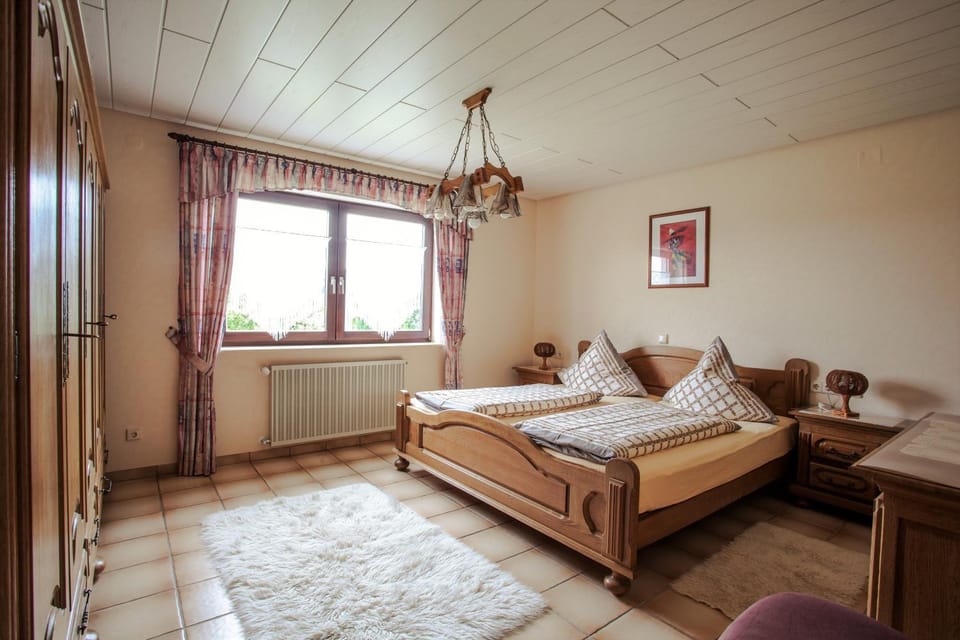 Bed, Photo of the whole room, Decorative detail