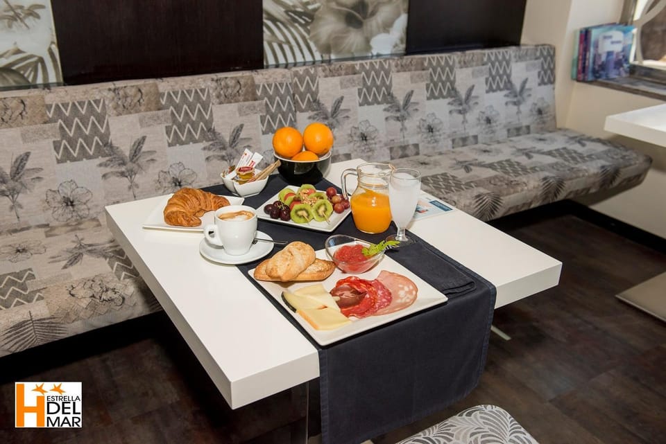 Breakfast, Continental breakfast