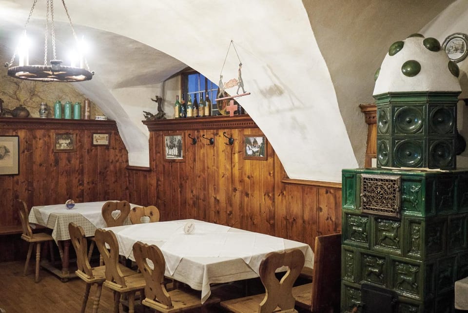 Restaurant/places to eat, Other, Banquet/Function facilities, Decorative detail