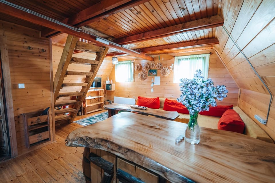 Vikendica Pustolov - Uvac, Zlatar House in Zlatibor District, Serbia
