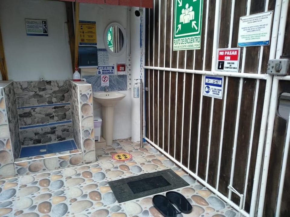 Shower, Area and facilities
