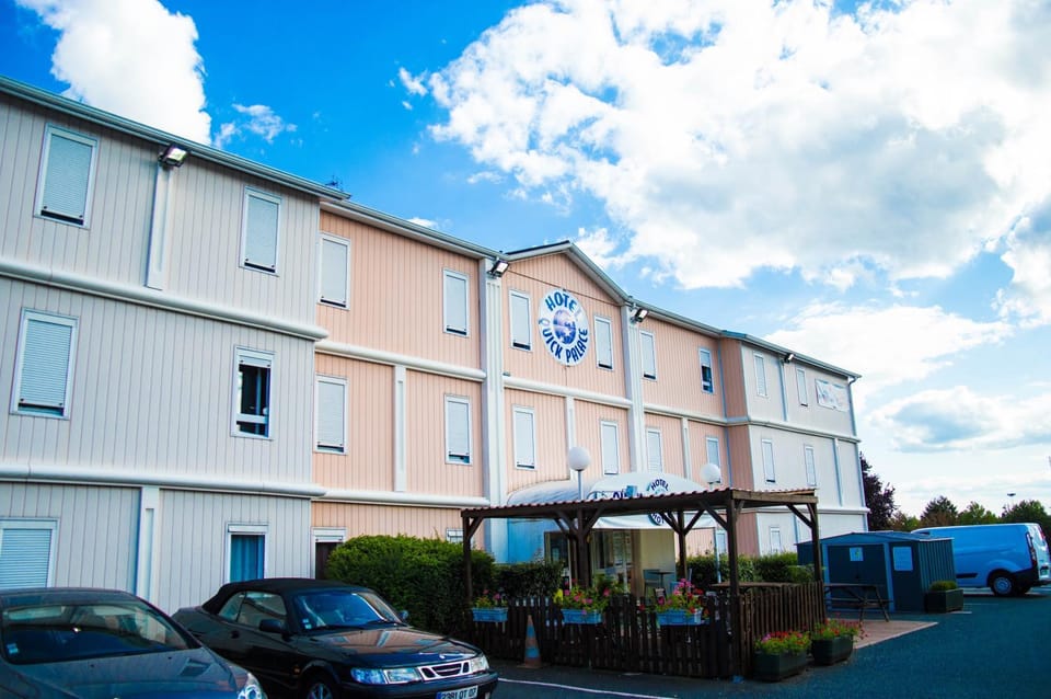 Facade/entrance, Day