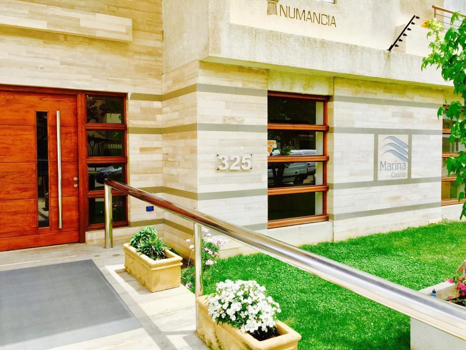 Facade/entrance