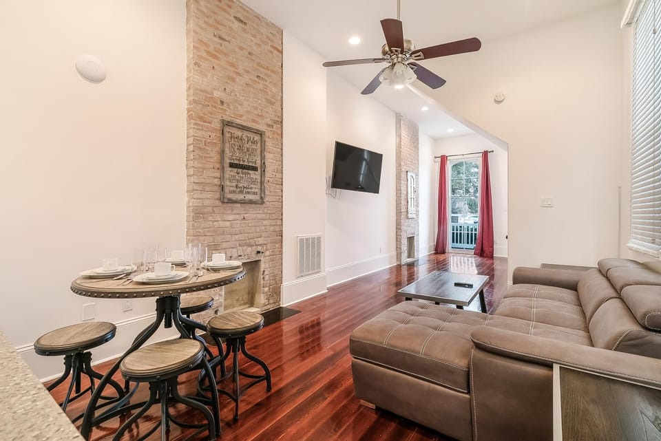 TV and multimedia, Living room, Dining area