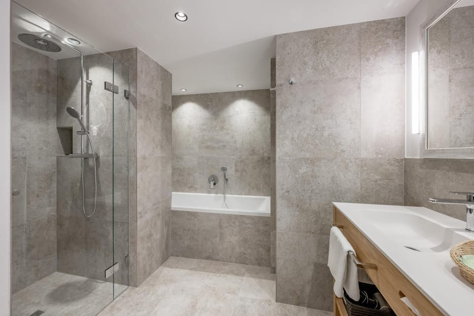 Shower, Bathroom, Bath, towels