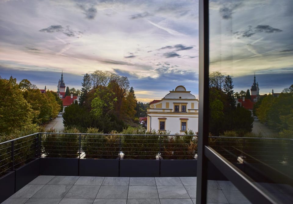 View (from property/room), Balcony/Terrace, Landmark view