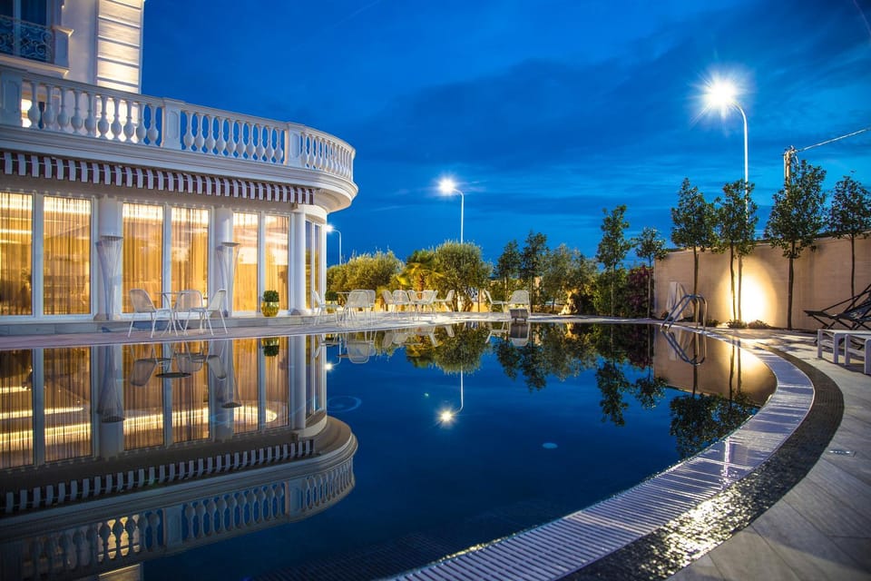 Property building, Swimming pool