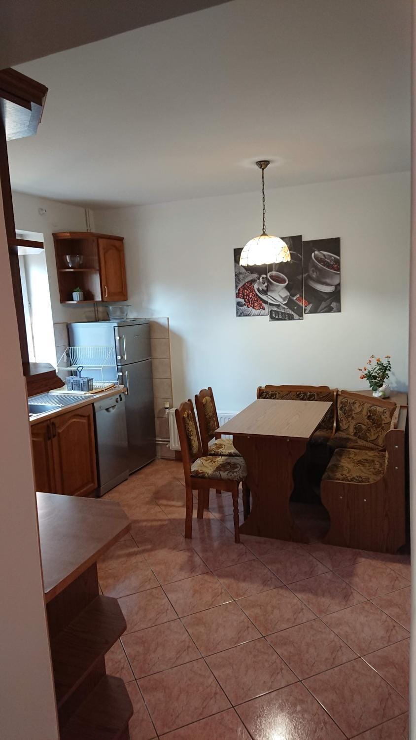 Kitchen or kitchenette, Dining area, Communal kitchen
