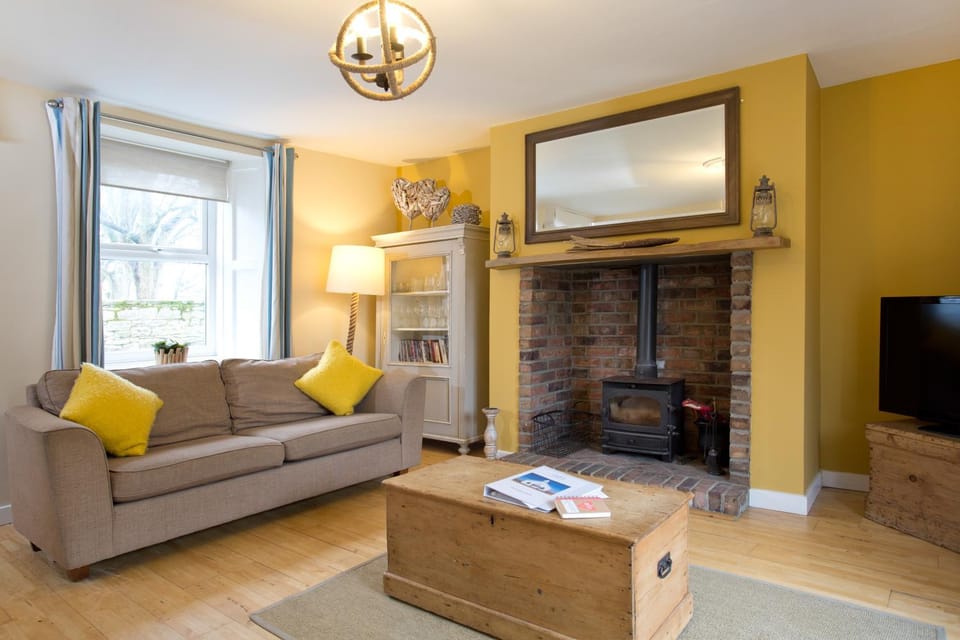 Living room, fireplace