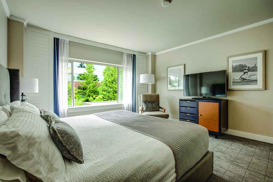 Bed, Bedroom, Garden view