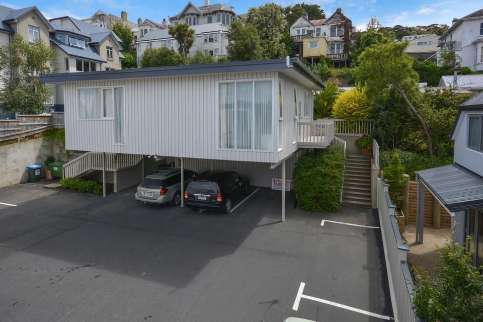 Property building, Facade/entrance