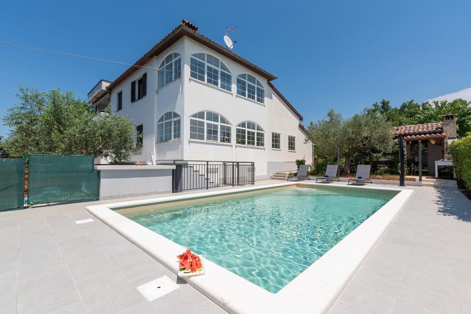 Property building, Swimming pool