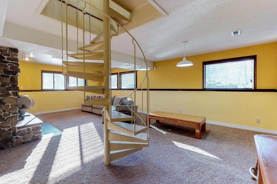 Meadows and Mountain Retreat House in Olympic National Park