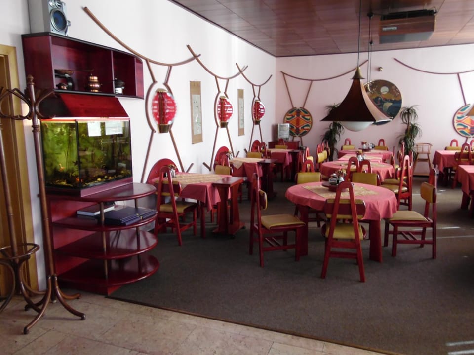 Restaurant/places to eat, On site