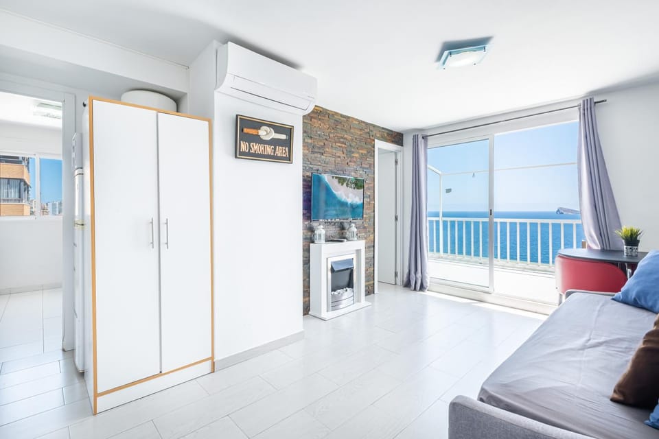 TV and multimedia, Living room, Decorative detail, Sea view, wardrobe