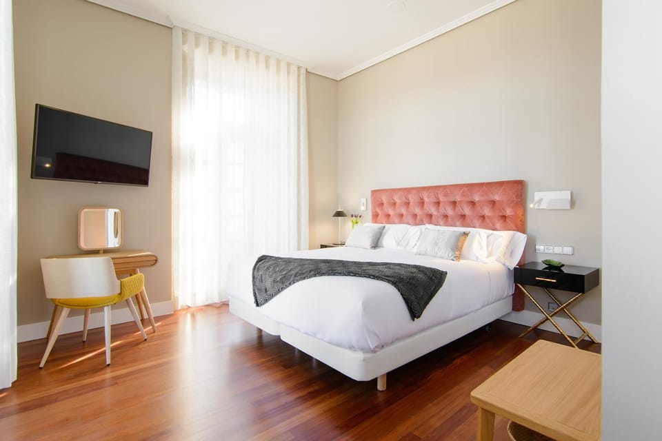 Bed, Photo of the whole room