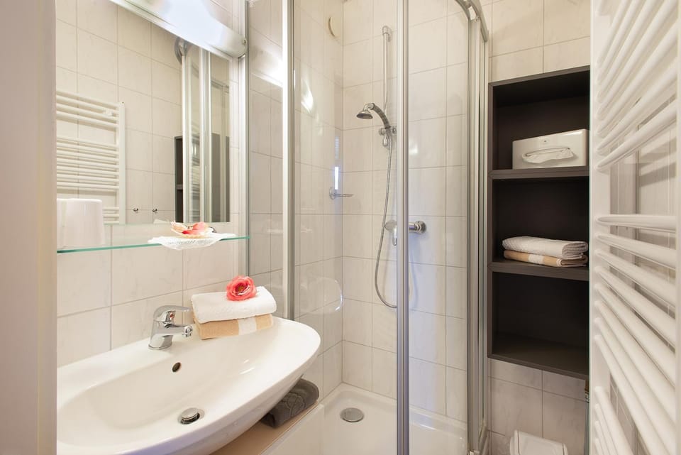 Shower, Photo of the whole room